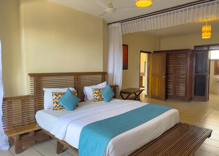 Cityblue Creekside Hotel & Suites